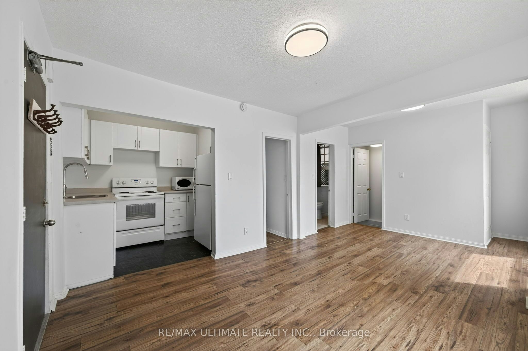 3-2360 Queen Street E, Toronto, ON, M4E 1H3 - 8