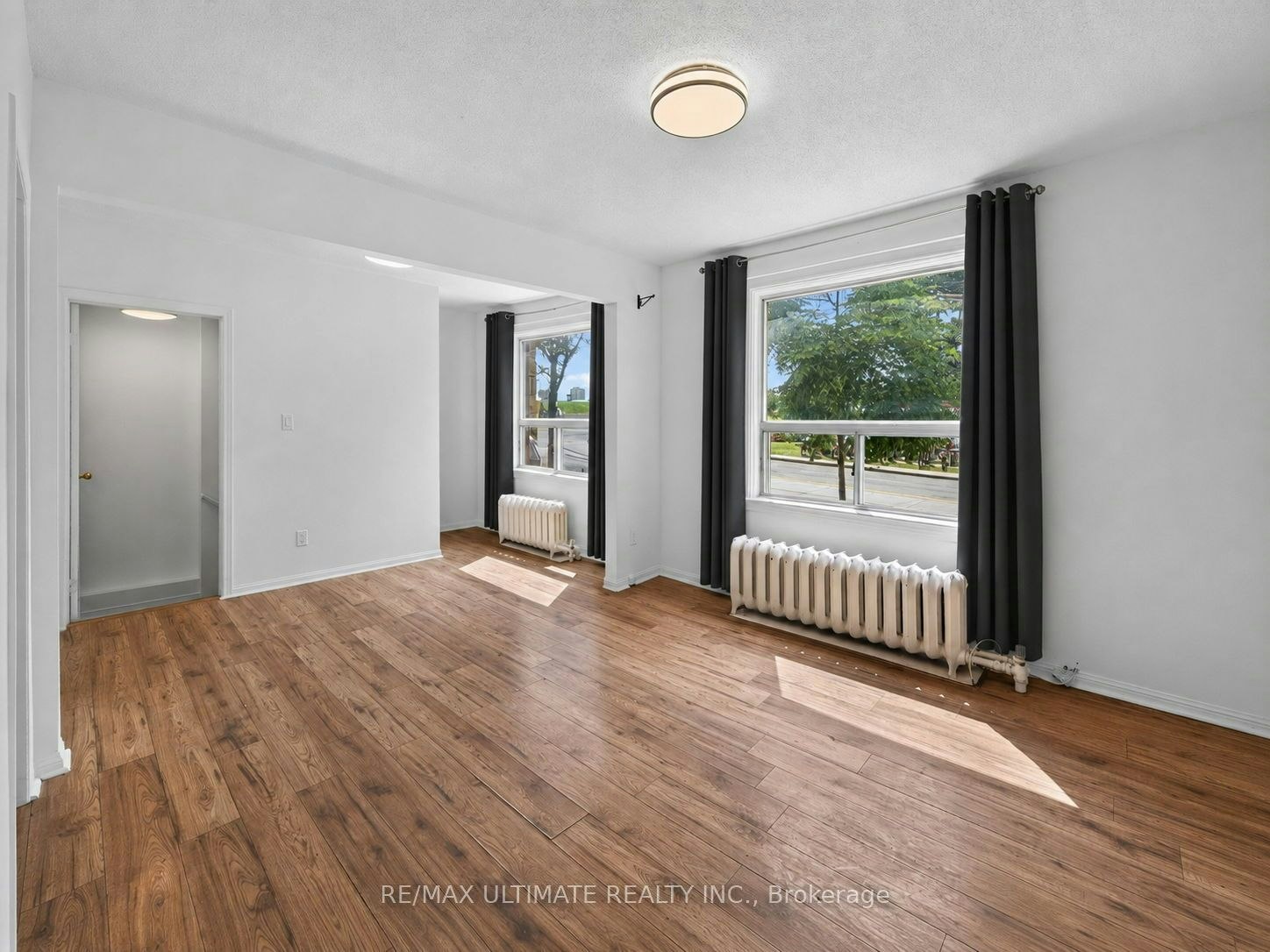 3-2360 Queen Street E, Toronto, ON, M4E 1H3 - 4