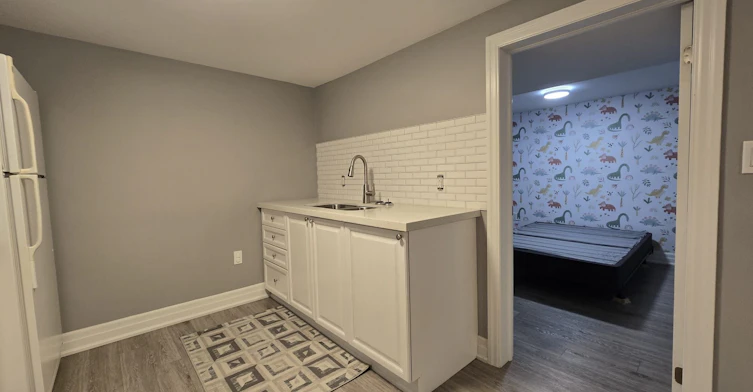Lower-141 Phillip Avenue, Toronto, ON, M1N 3R6 - 11