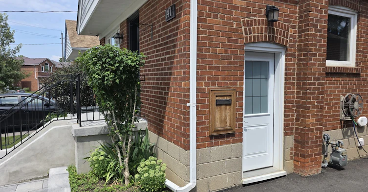 Lower-141 Phillip Avenue, Toronto, ON, M1N 3R6 - 2