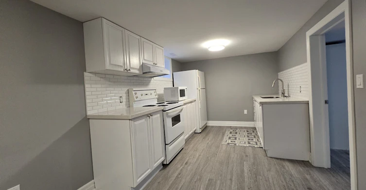 Lower-141 Phillip Avenue, Toronto, ON, M1N 3R6 - 9