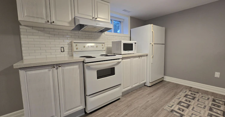 Lower-141 Phillip Avenue, Toronto, ON, M1N 3R6 - 8