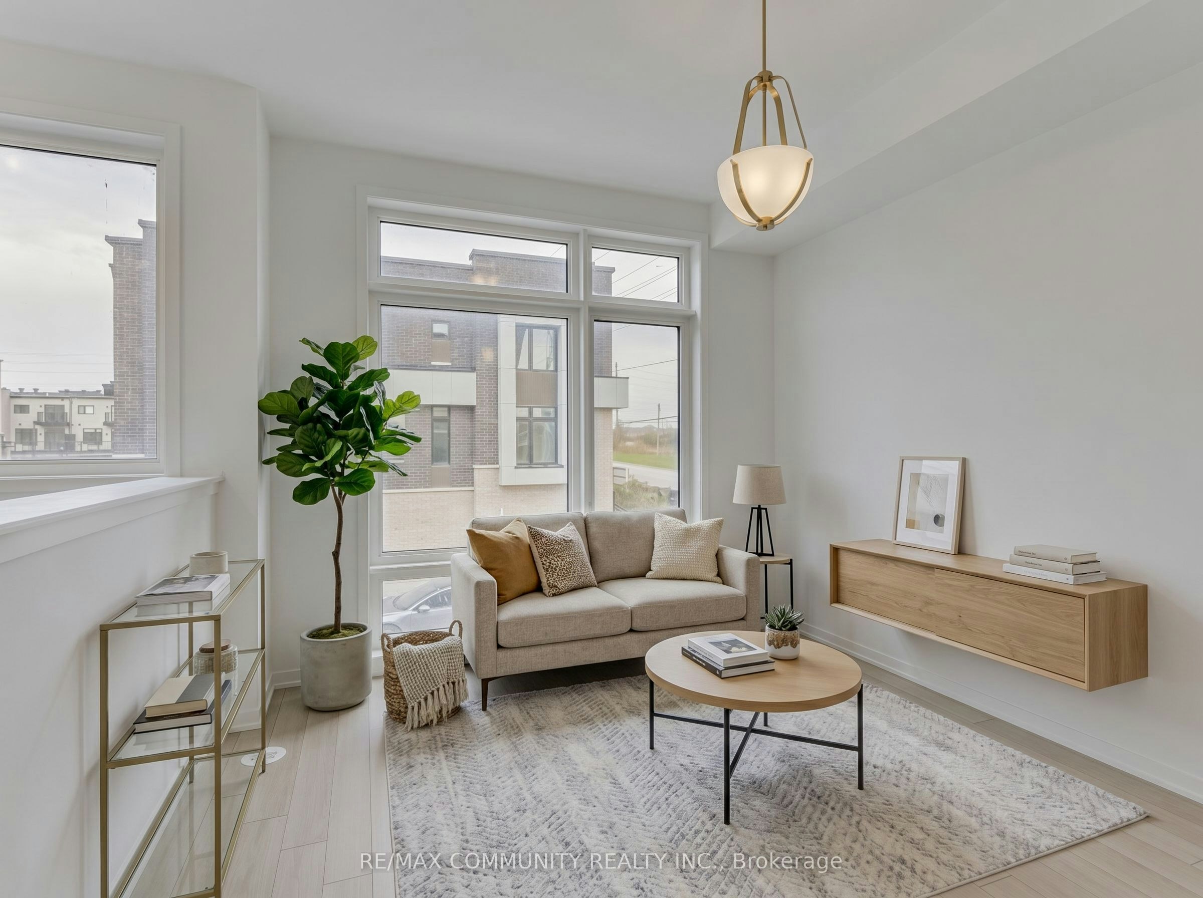 799 Heathrow Path, Oshawa, ON, L1H 7K5