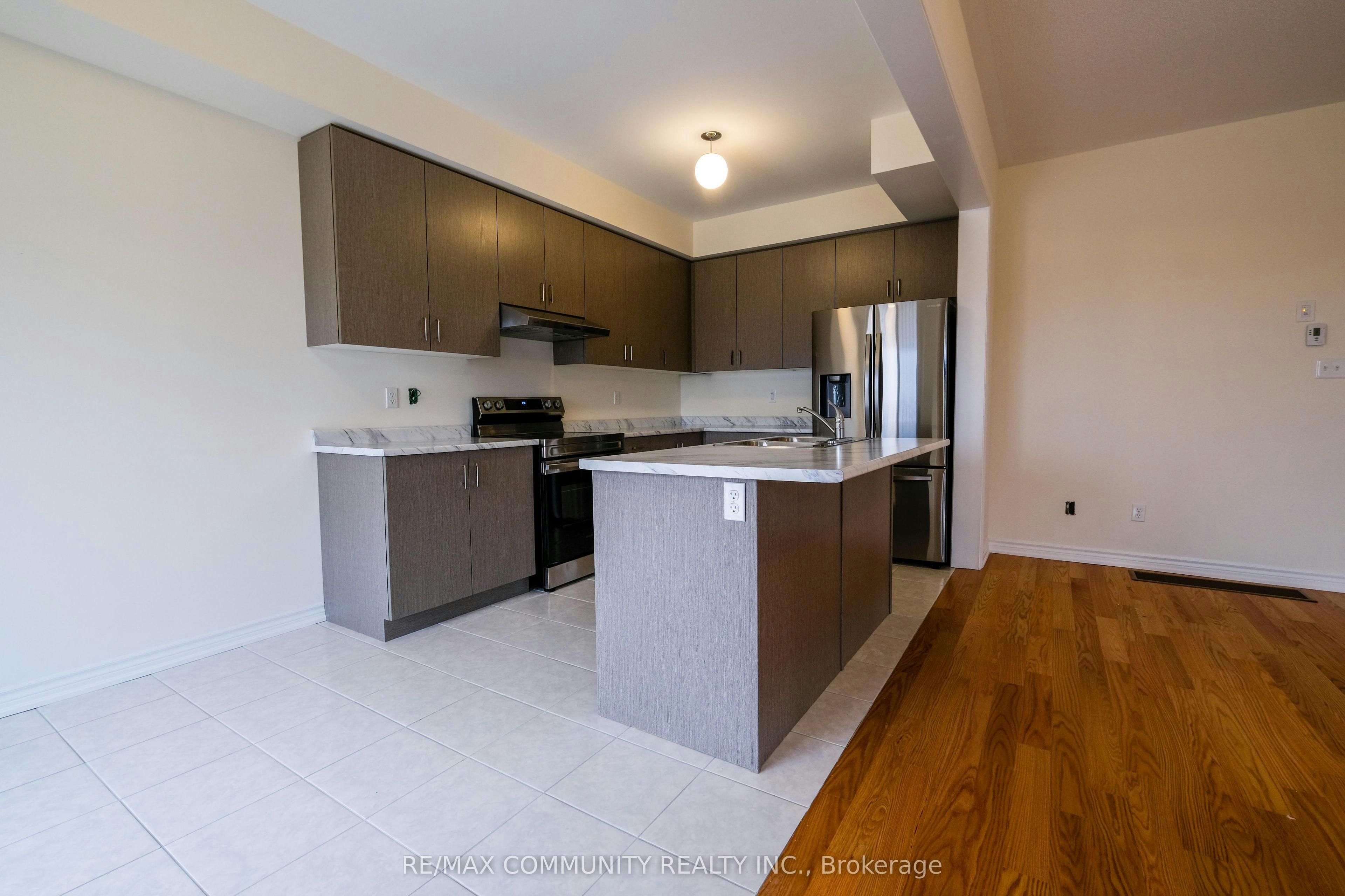 1109 Skyridge Boulevard, Pickering, ON, L1X 2R2 - 5