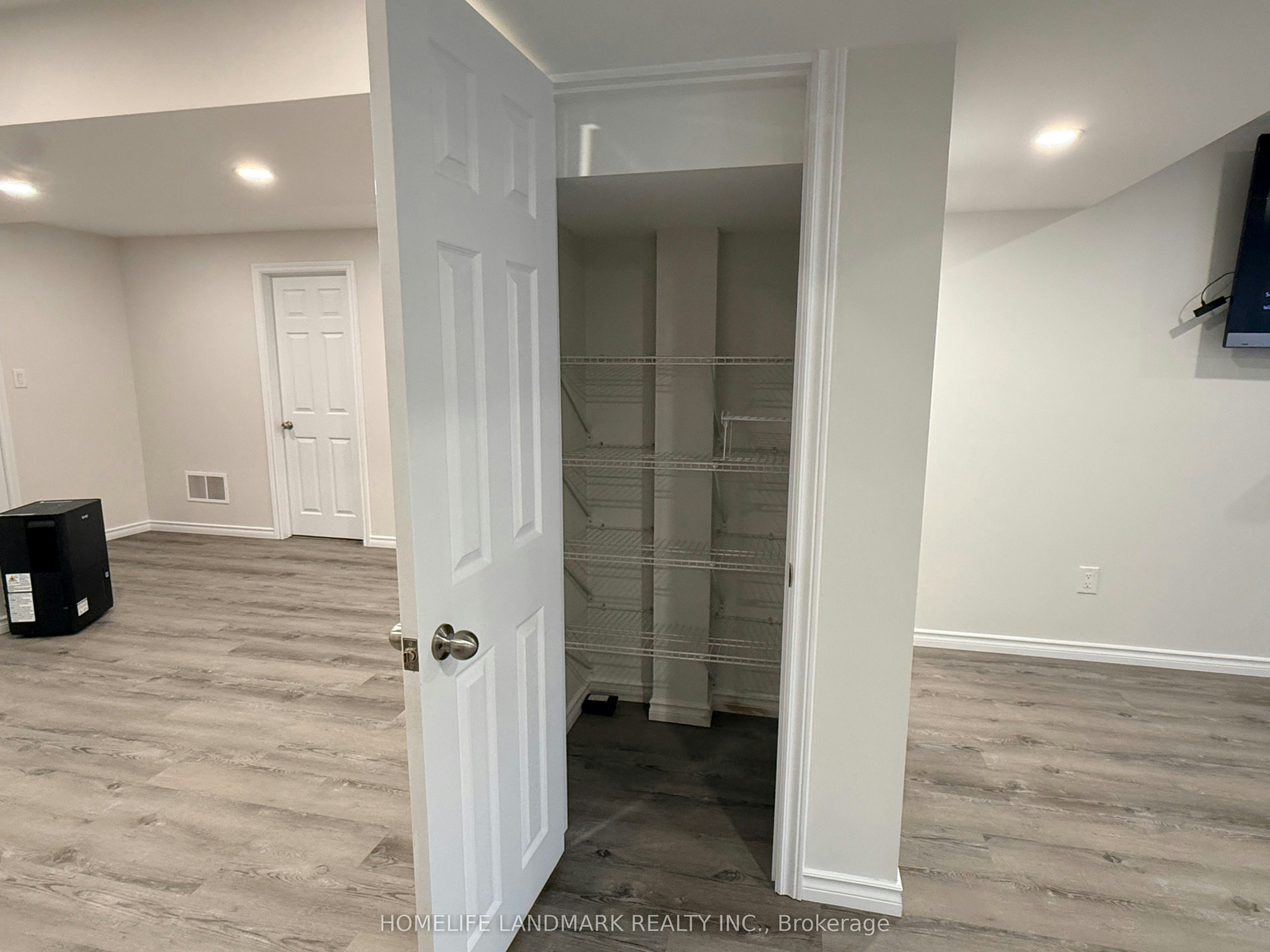 2313 Secreto Drive, Oshawa, ON, L1H 7K4 - 23