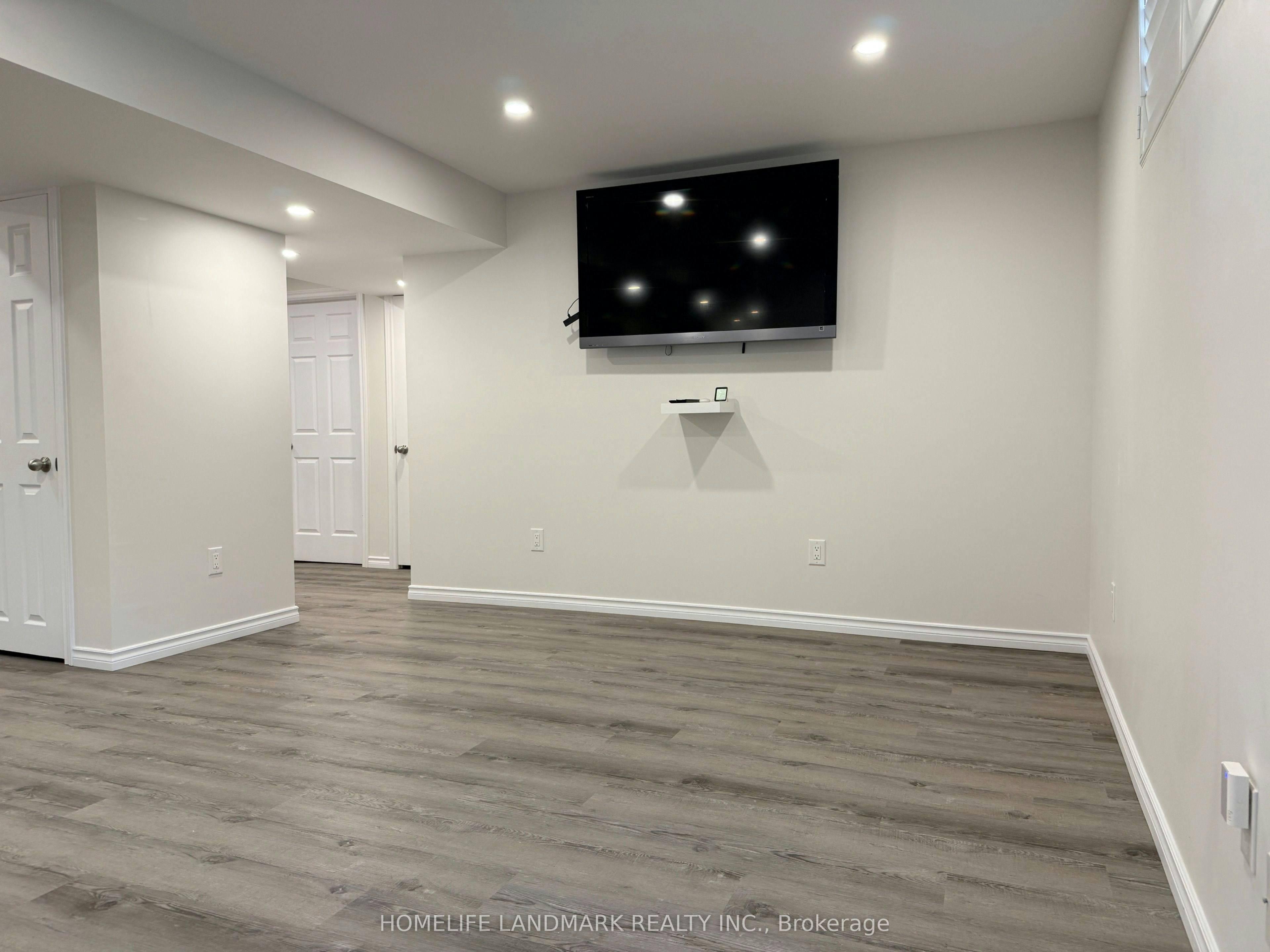 2313 Secreto Drive, Oshawa, ON, L1H 7K4 - 4