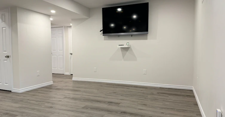 2313 Secreto Drive, Oshawa, ON, L1H 7K4 - 4