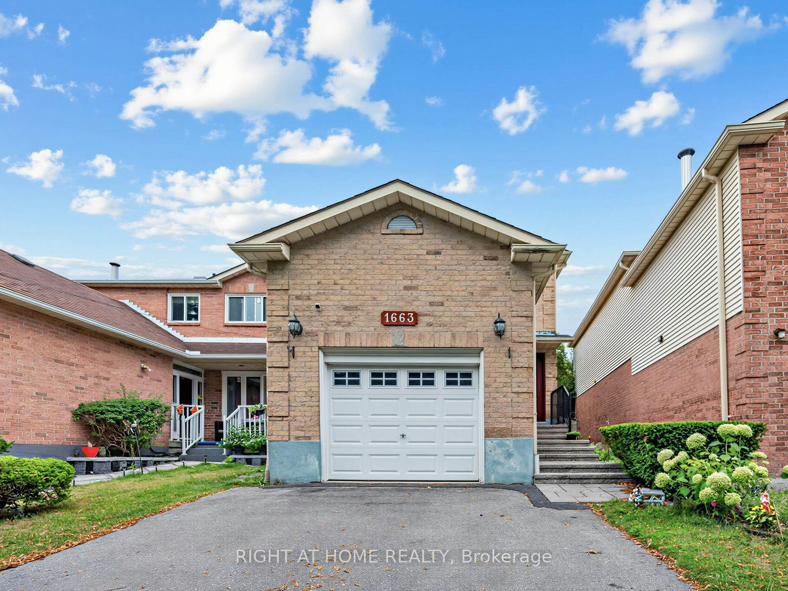 1663 Tawnberry Street, Pickering, ON, L1X 2C4 - 3