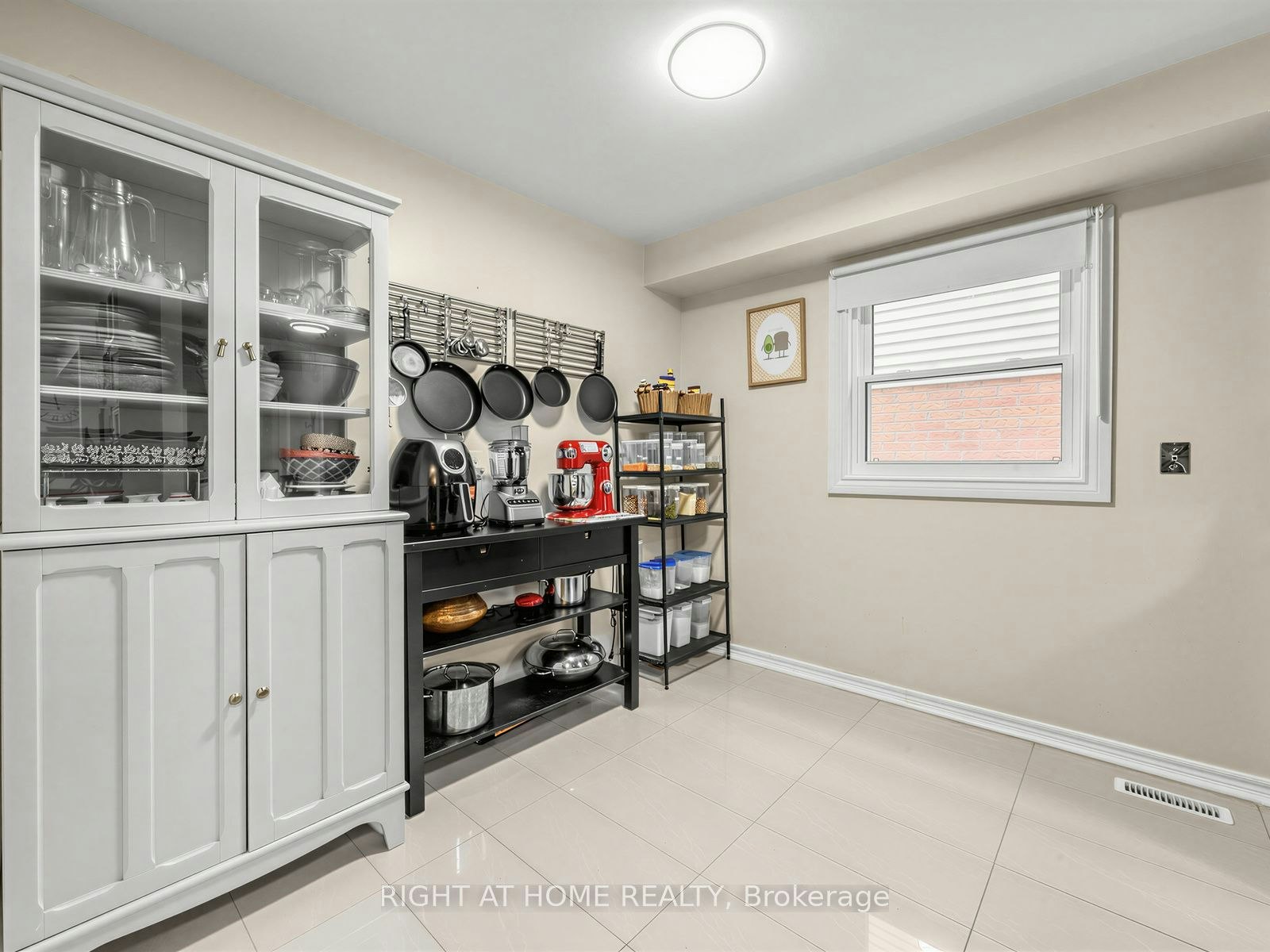 1663 Tawnberry Street, Pickering, ON, L1X 2C4 - 12
