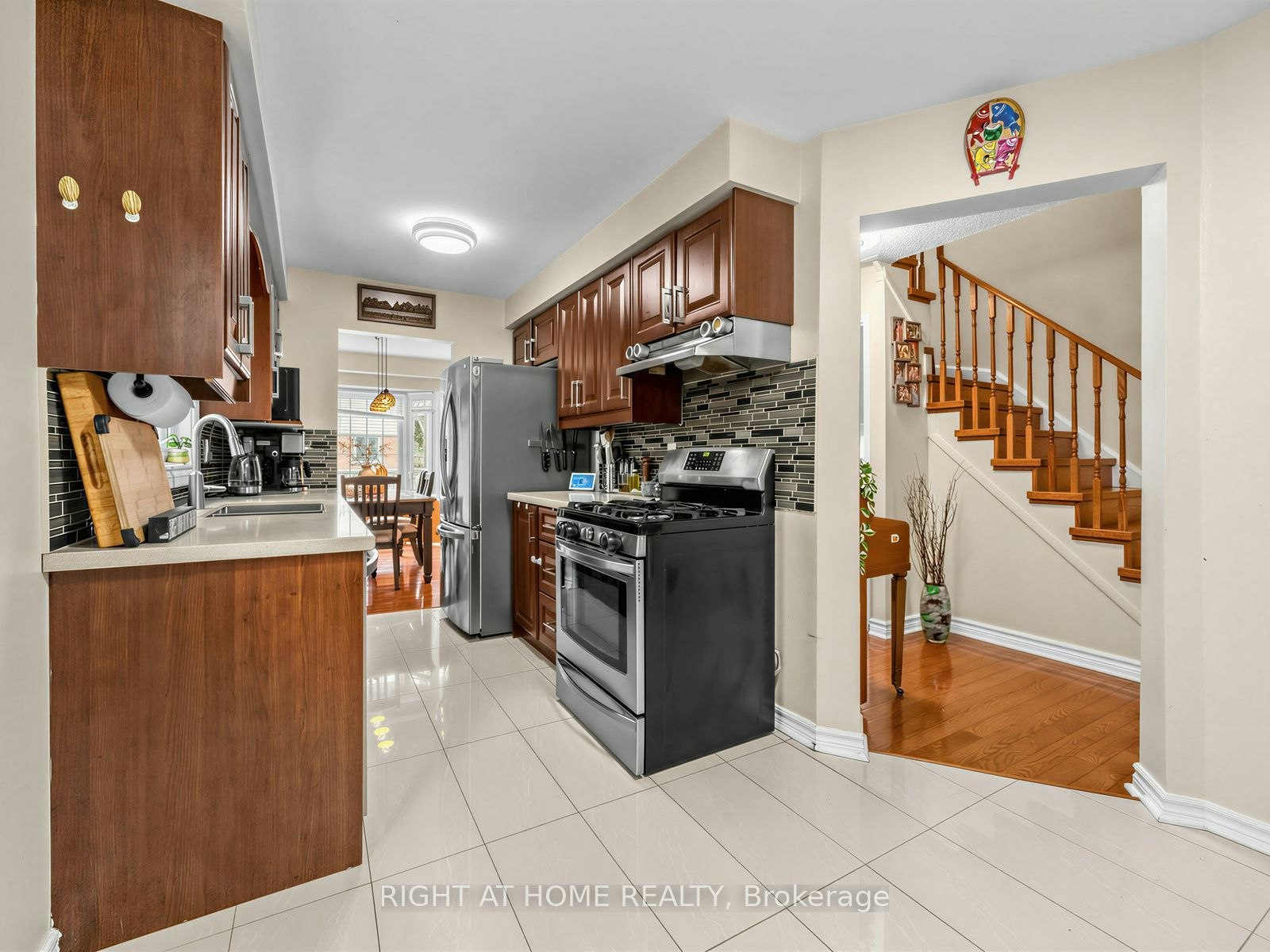 1663 Tawnberry Street, Pickering, ON, L1X 2C4 - 11