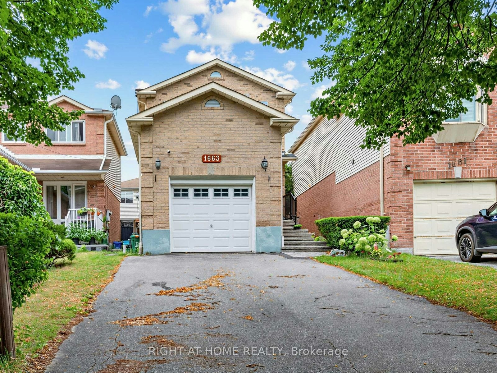 1663 Tawnberry Street, Pickering, ON, L1X 2C4 - 2