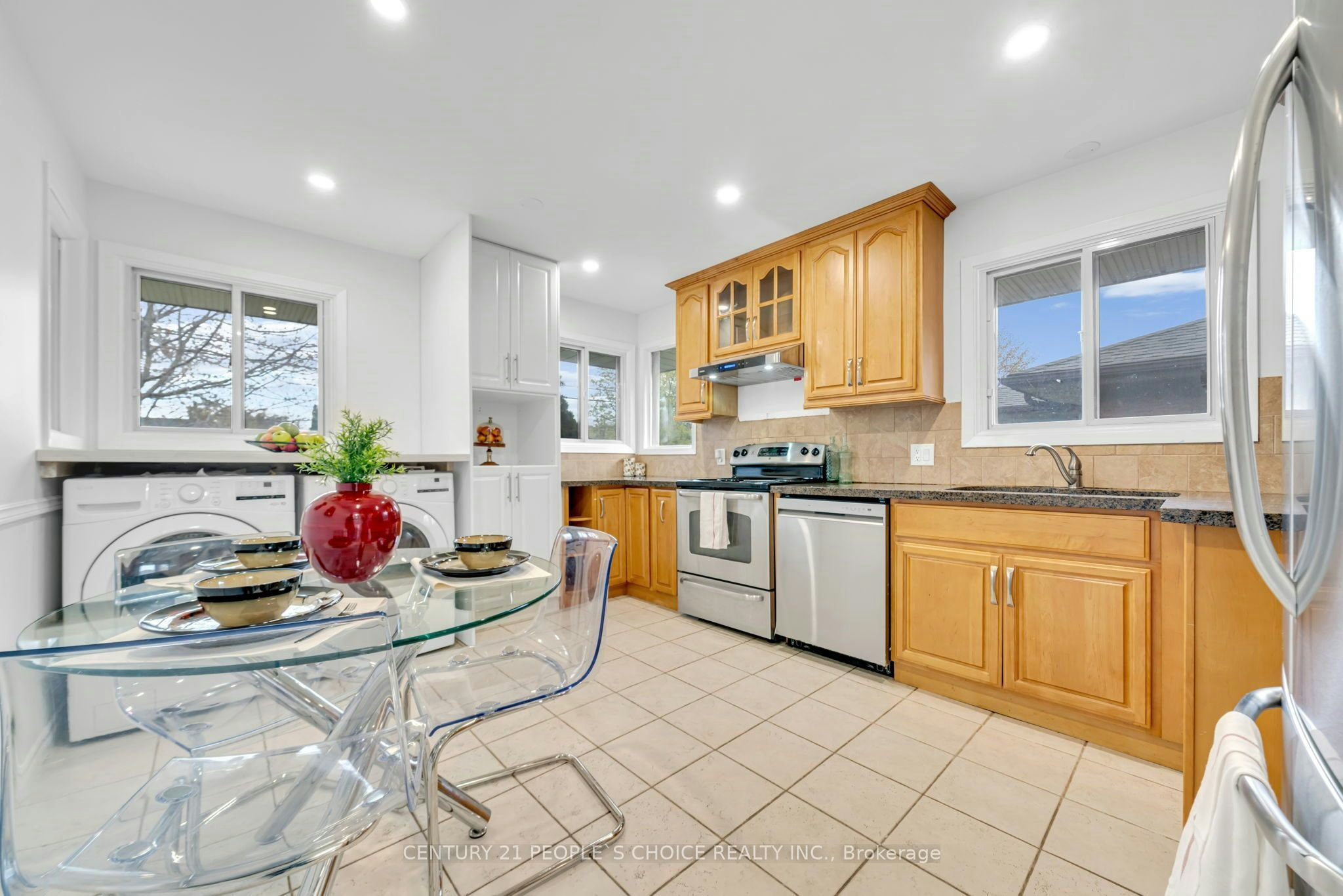 586 Central Park Boulevard N, Oshawa, ON, L1G 6A4 - 6