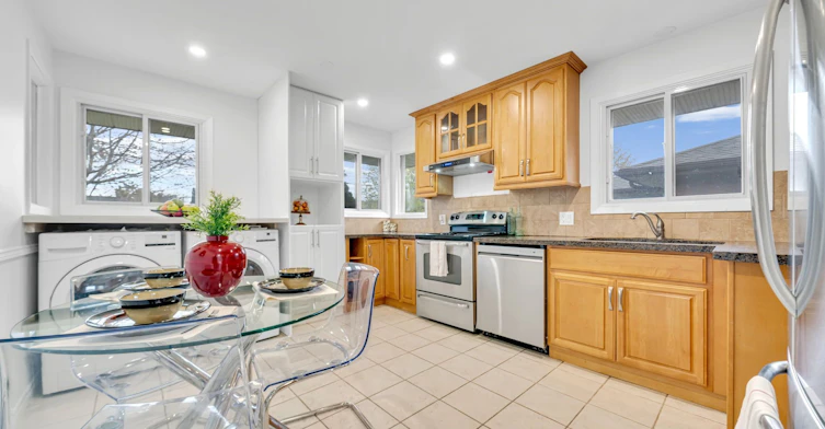 586 Central Park Boulevard N, Oshawa, ON, L1G 6A4 - 6