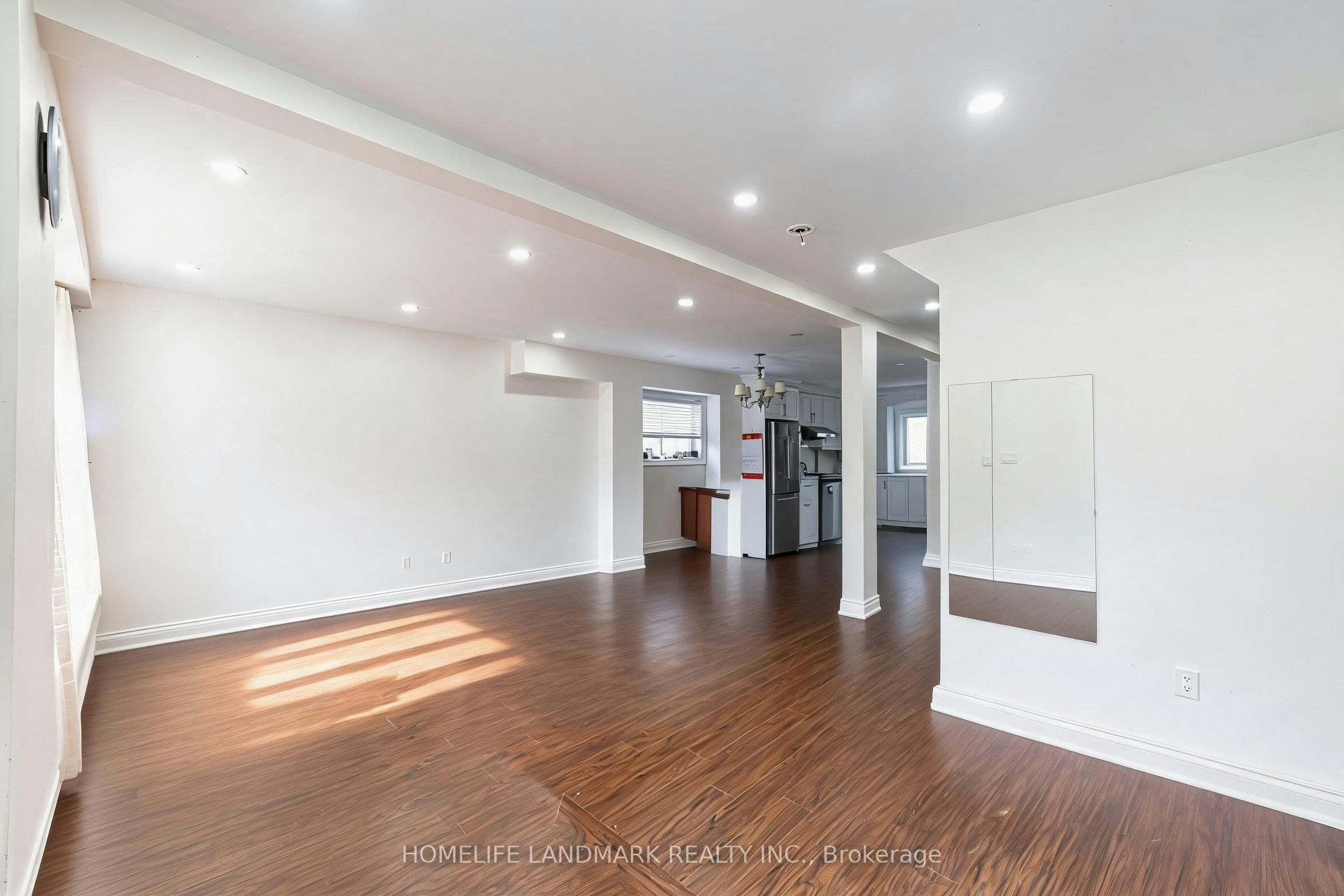 19 Balaclava Drive, Toronto, ON, M1P 1E5 - 7