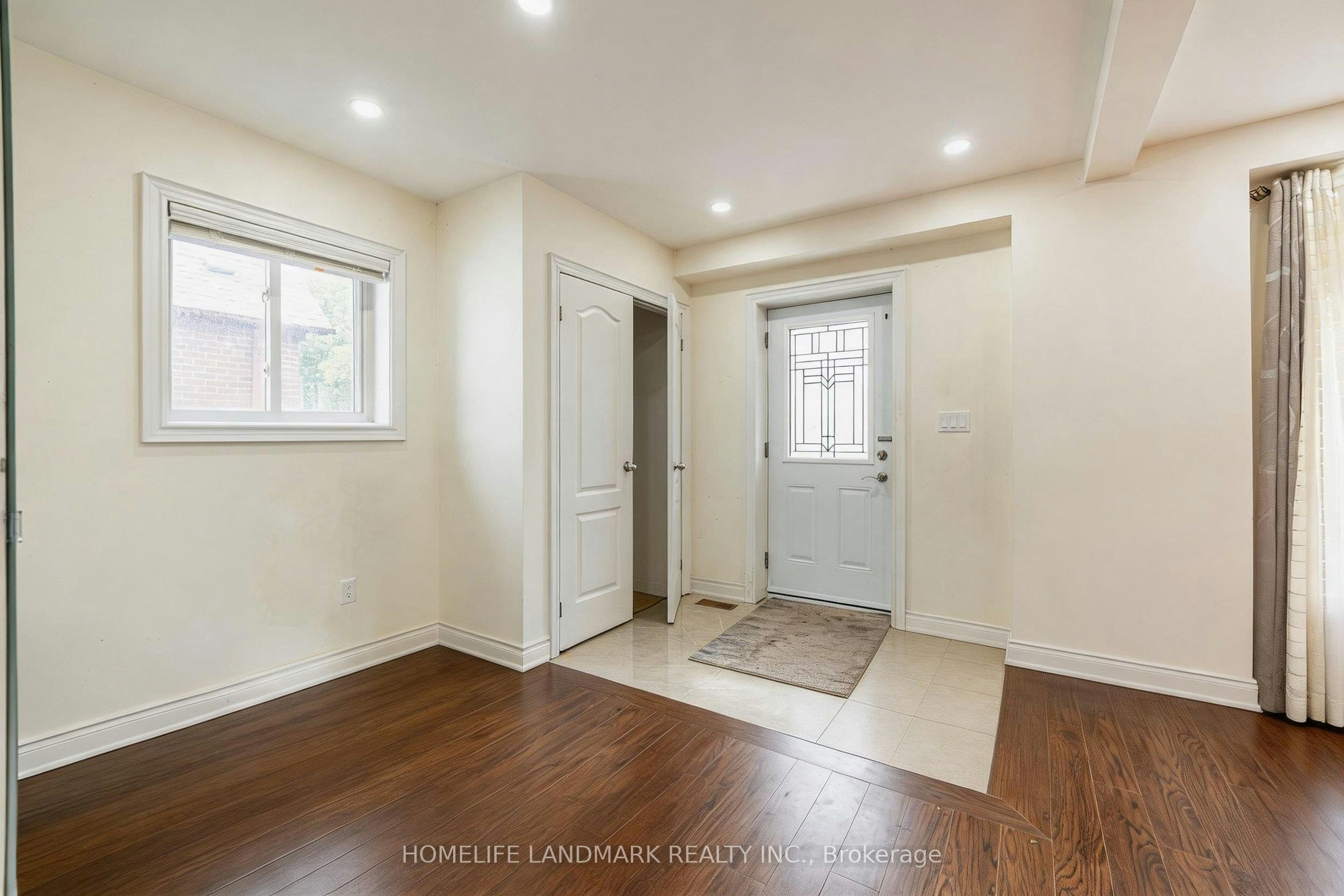 19 Balaclava Drive, Toronto, ON, M1P 1E5 - 11