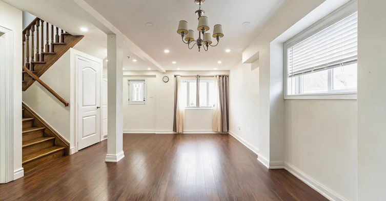 19 Balaclava Drive, Toronto, ON, M1P 1E5 - 5