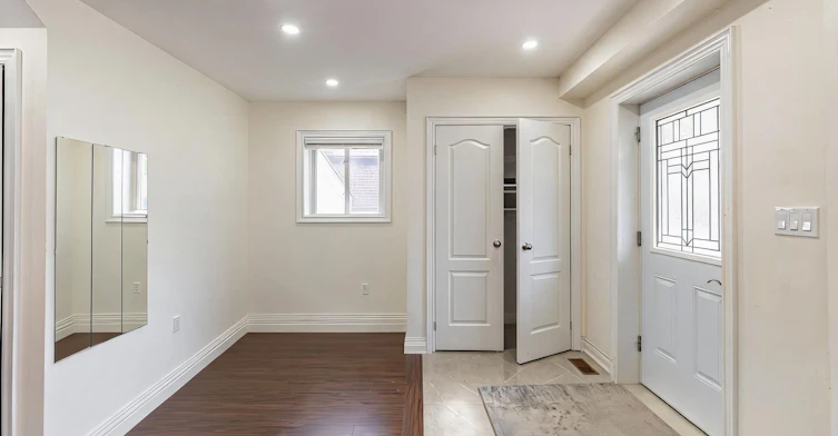 19 Balaclava Drive, Toronto, ON, M1P 1E5 - 3