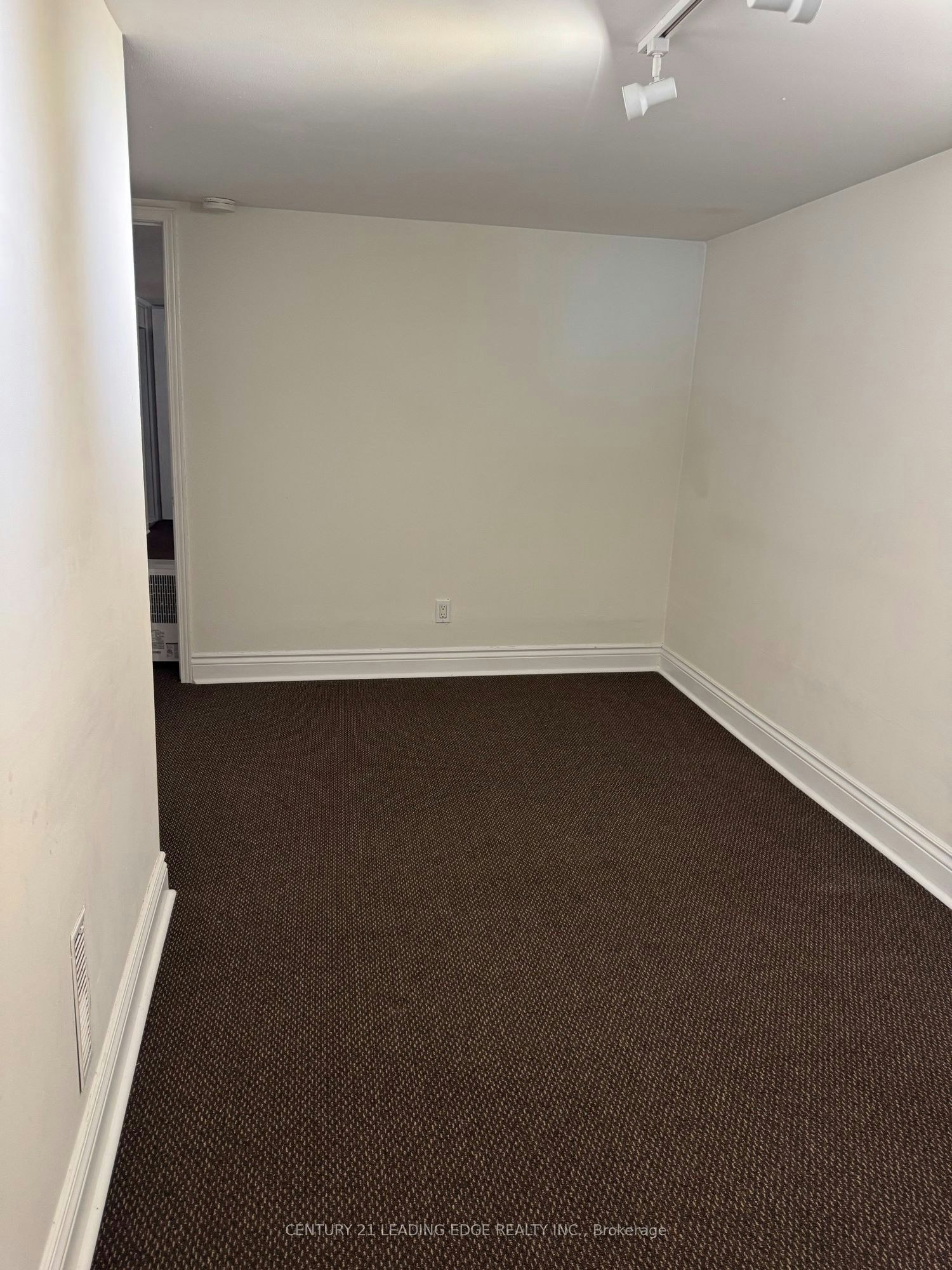 293 Oshawa Boulevard N, Oshawa, ON, L1G 5T2 - 9