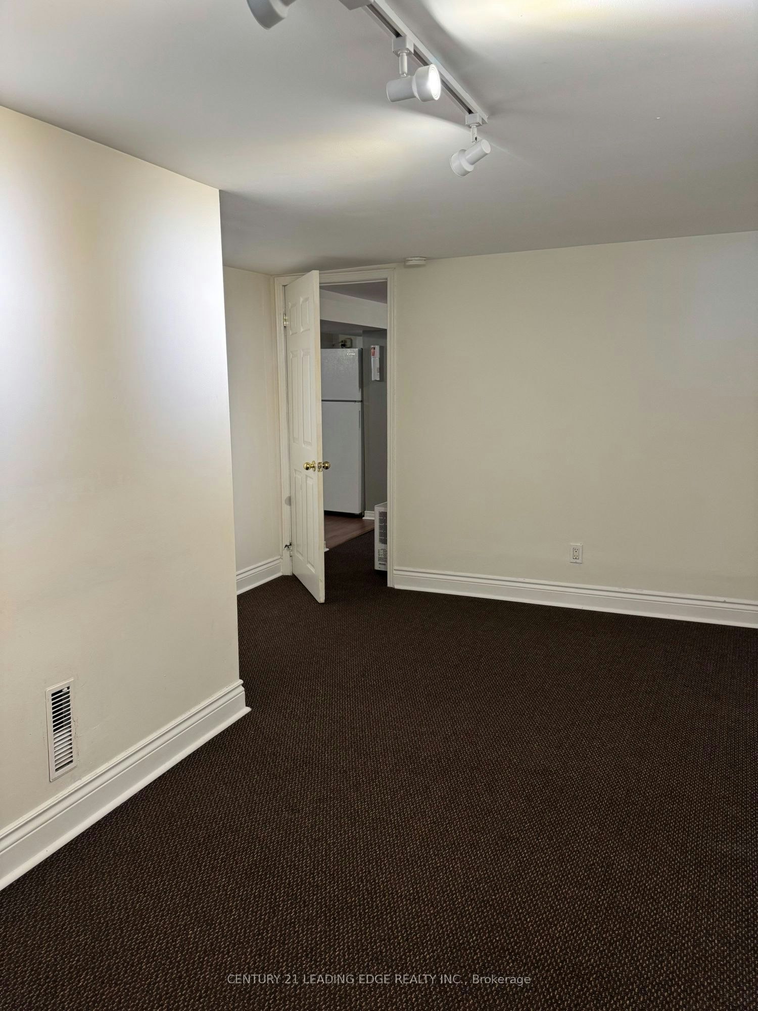 293 Oshawa Boulevard N, Oshawa, ON, L1G 5T2 - 10