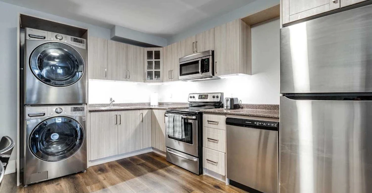 Lower-1319 Gerrard Street E, Toronto, ON, M4L 1Y8 - 6