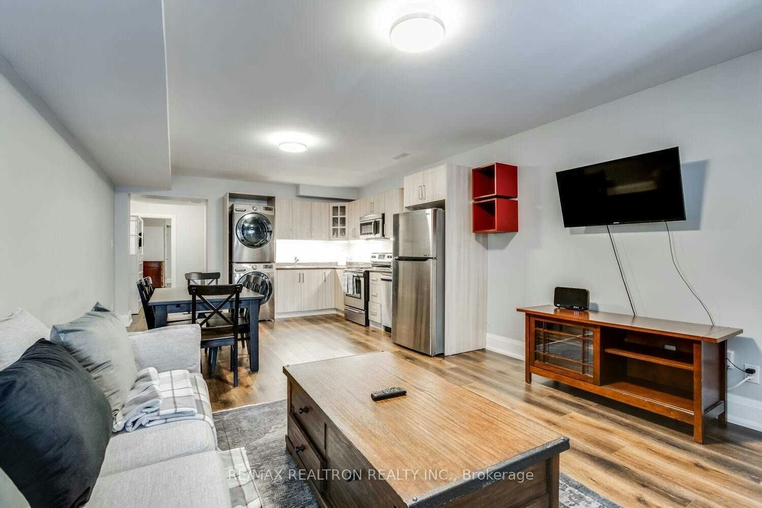 Lower-1319 Gerrard Street E, Toronto, ON, M4L 1Y8 - 5