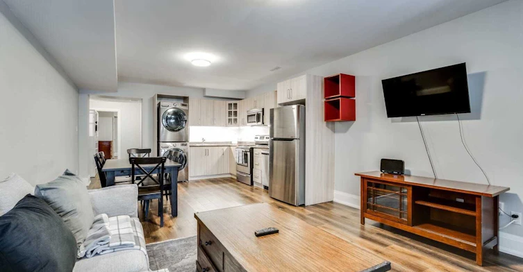 Lower-1319 Gerrard Street E, Toronto, ON, M4L 1Y8 - 5