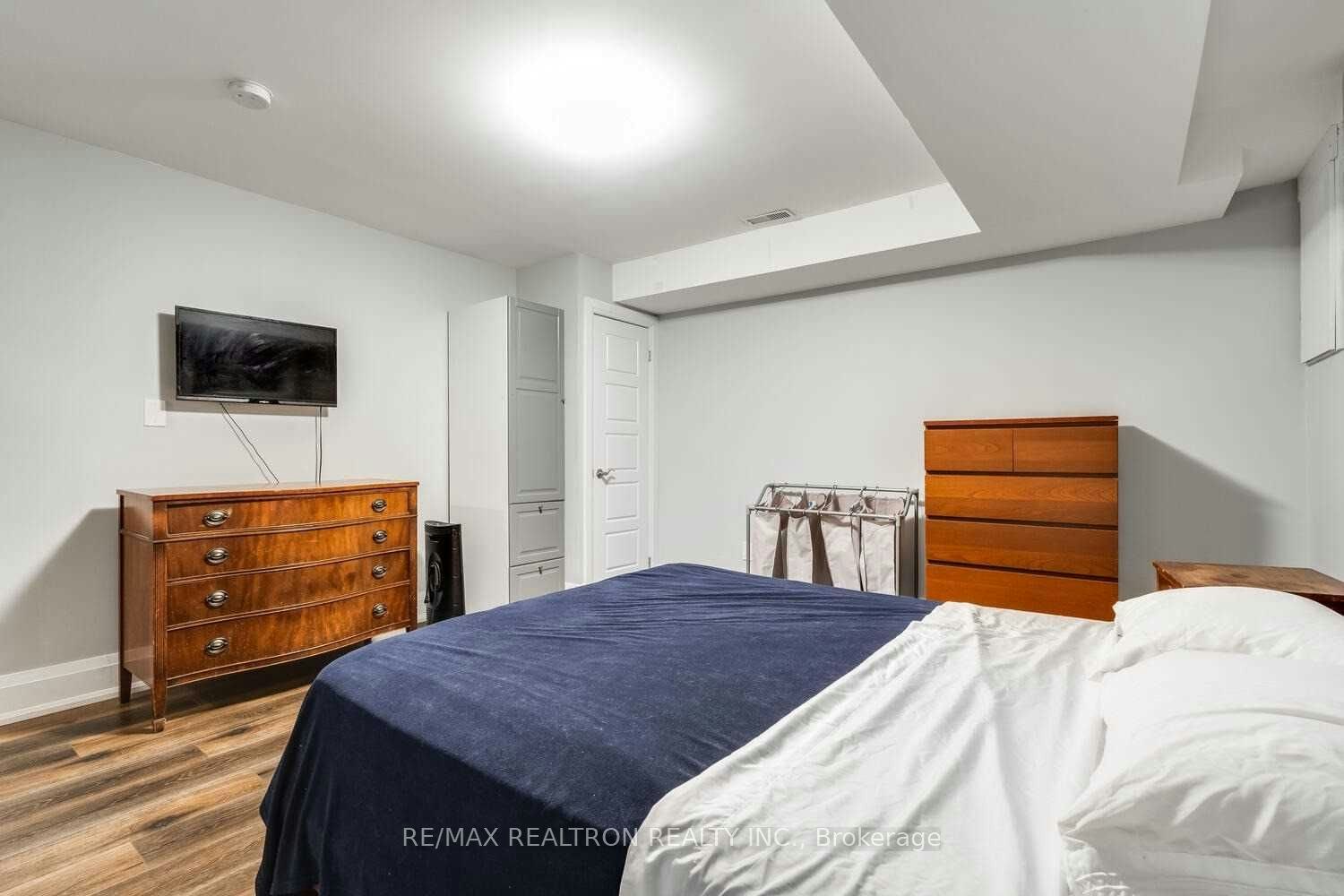 Lower-1319 Gerrard Street E, Toronto, ON, M4L 1Y8 - 19