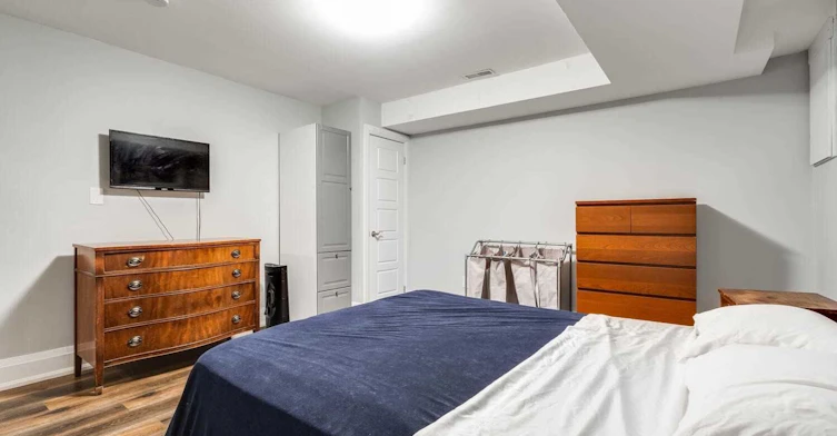 Lower-1319 Gerrard Street E, Toronto, ON, M4L 1Y8 - 19
