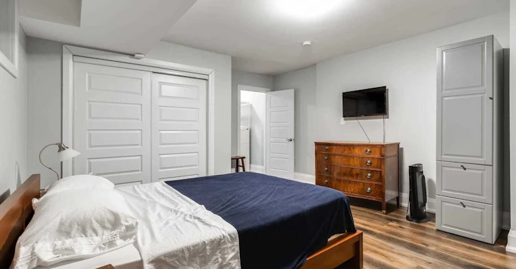 Lower-1319 Gerrard Street E, Toronto, ON, M4L 1Y8 - 18