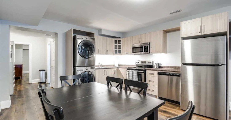 Lower-1319 Gerrard Street E, Toronto, ON, M4L 1Y8 - 13