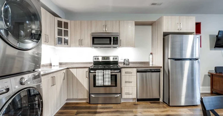 Lower-1319 Gerrard Street E, Toronto, ON, M4L 1Y8 - 7