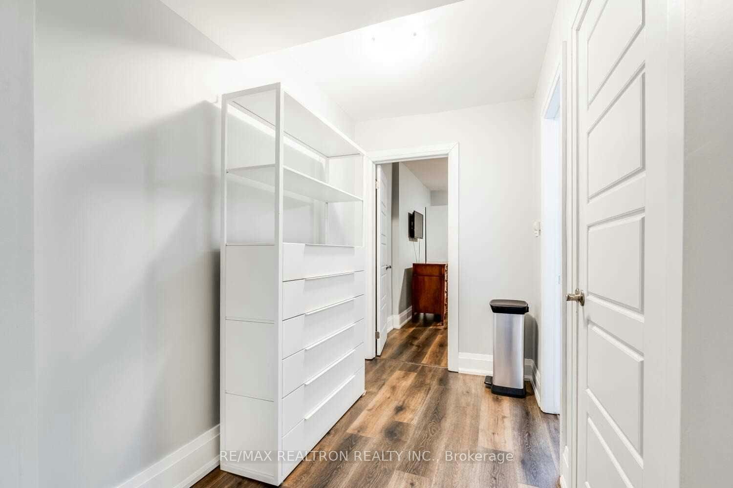 Lower-1319 Gerrard Street E, Toronto, ON, M4L 1Y8 - 14