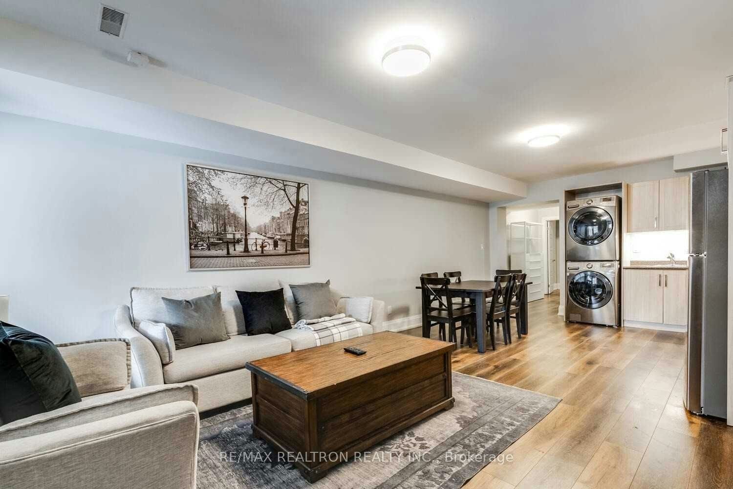 Lower-1319 Gerrard Street E, Toronto, ON, M4L 1Y8 - 4