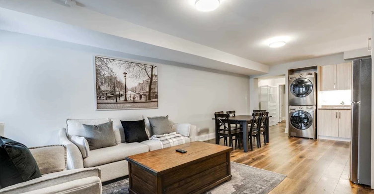 Lower-1319 Gerrard Street E, Toronto, ON, M4L 1Y8 - 4