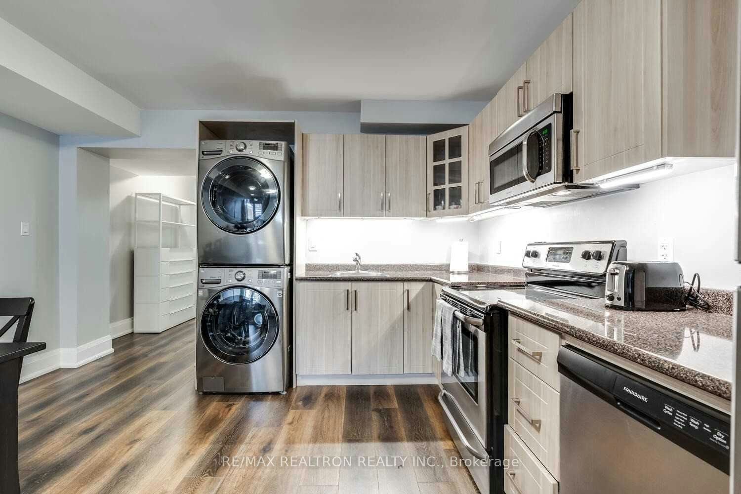 Lower-1319 Gerrard Street E, Toronto, ON, M4L 1Y8 - 8