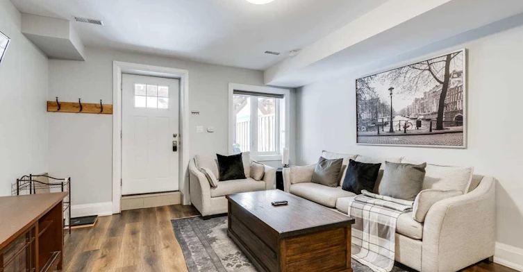 Lower-1319 Gerrard Street E, Toronto, ON, M4L 1Y8 - 2