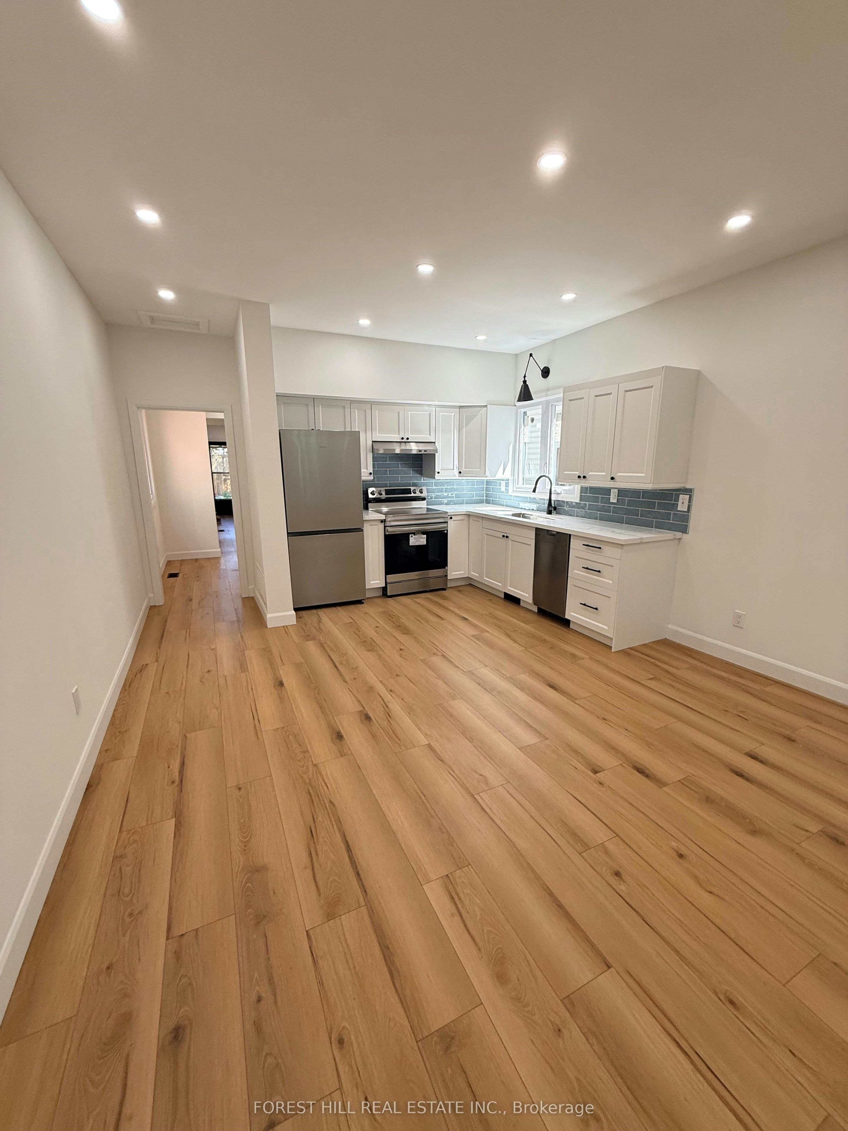 132 Hazelwood Avenue, Toronto, ON, M4J 1K5 - 5