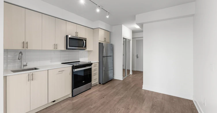 1204-2550 Simcoe Street N, Oshawa, ON, L1L 0R5 - 4