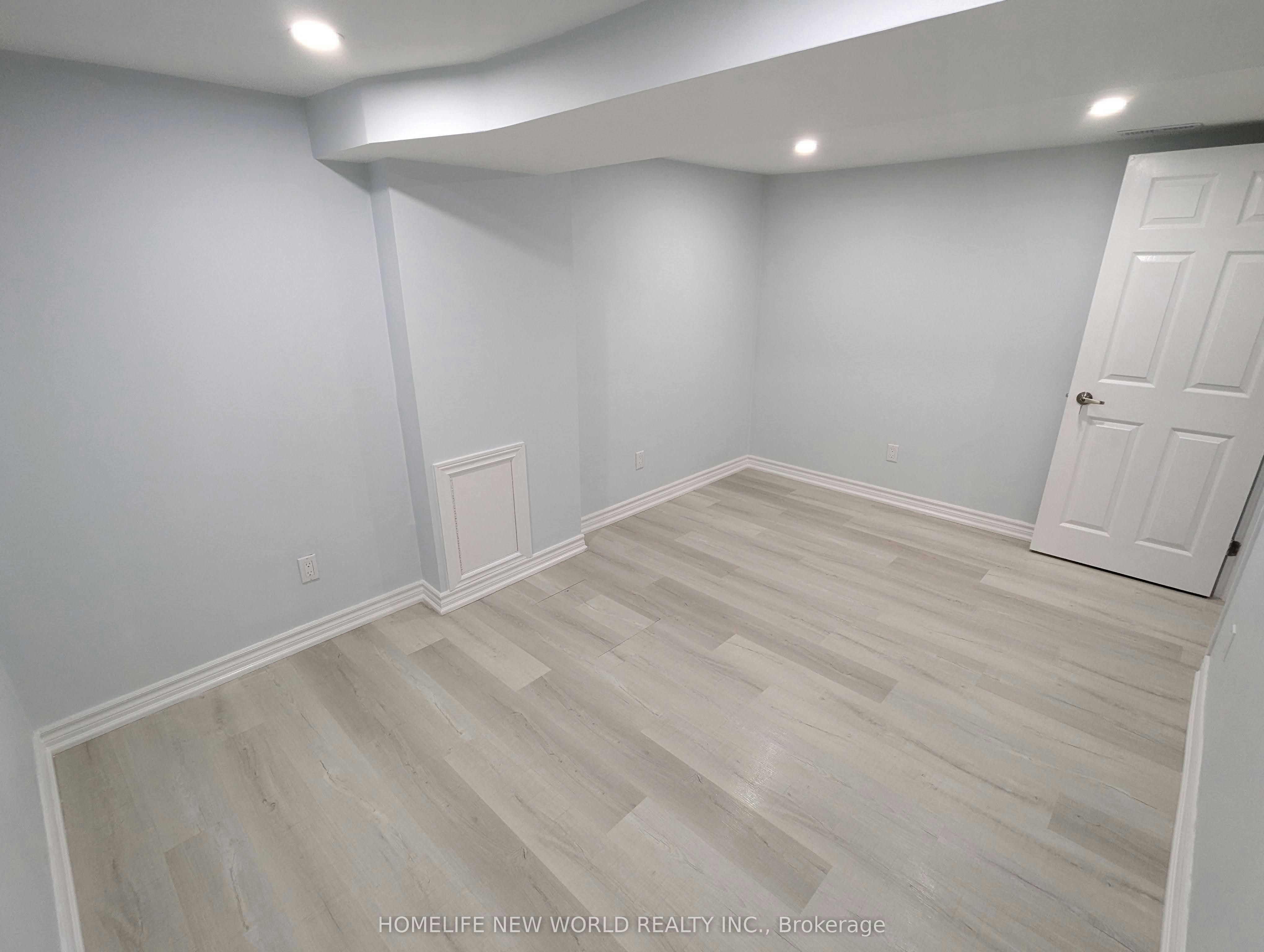 Lower-90 Oakvale Avenue, Toronto, ON, M4J 1J1 - 8