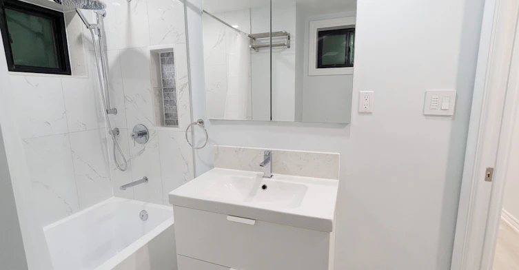 Lower-90 Oakvale Avenue, Toronto, ON, M4J 1J1 - 14