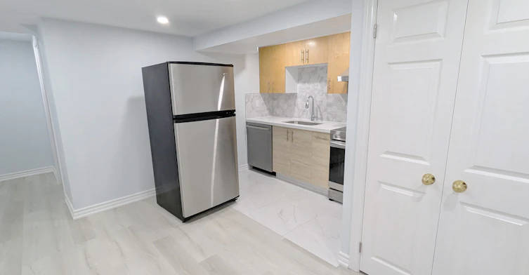Lower-90 Oakvale Avenue, Toronto, ON, M4J 1J1 - 2