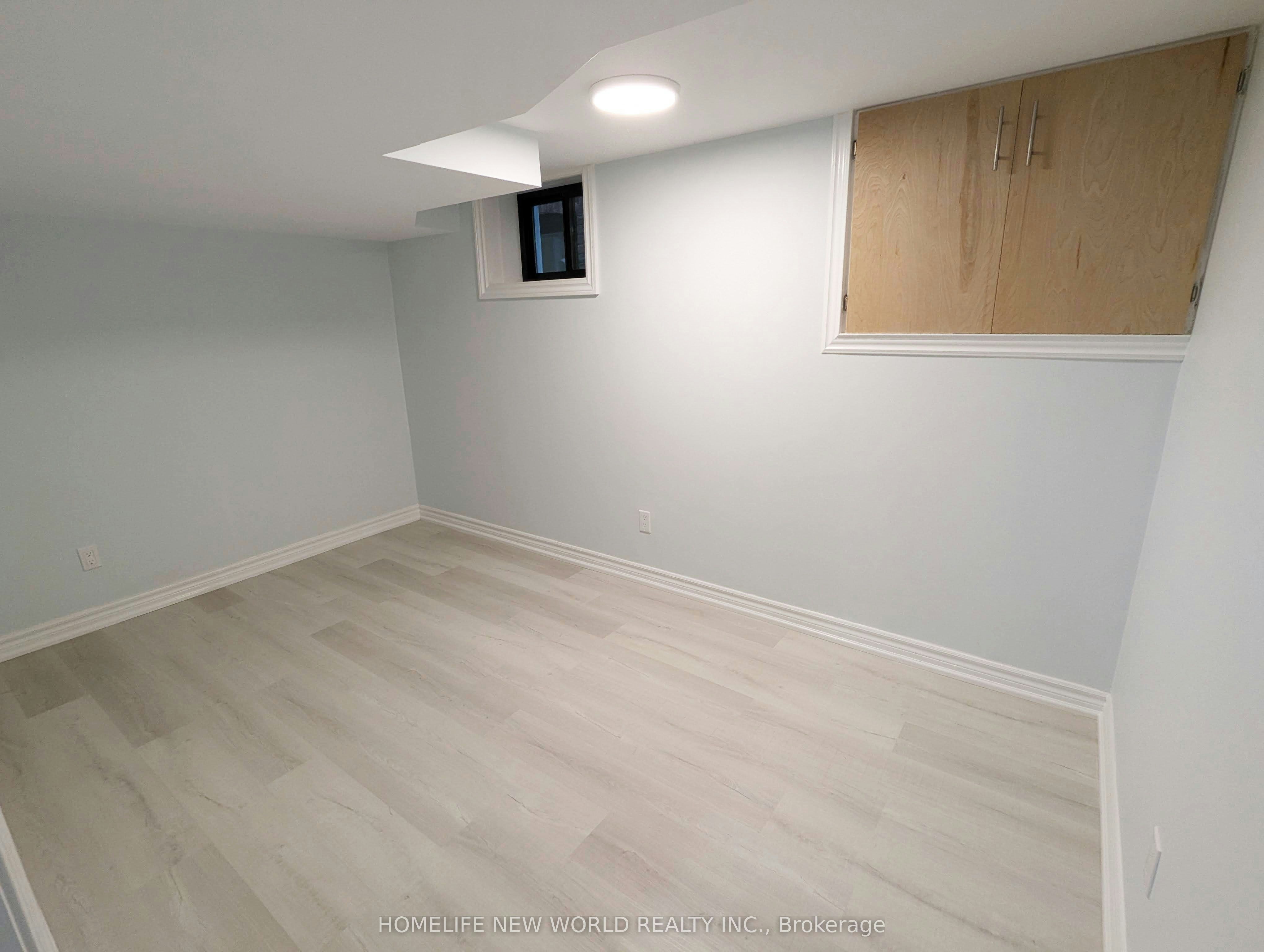 Lower-90 Oakvale Avenue, Toronto, ON, M4J 1J1 - 5