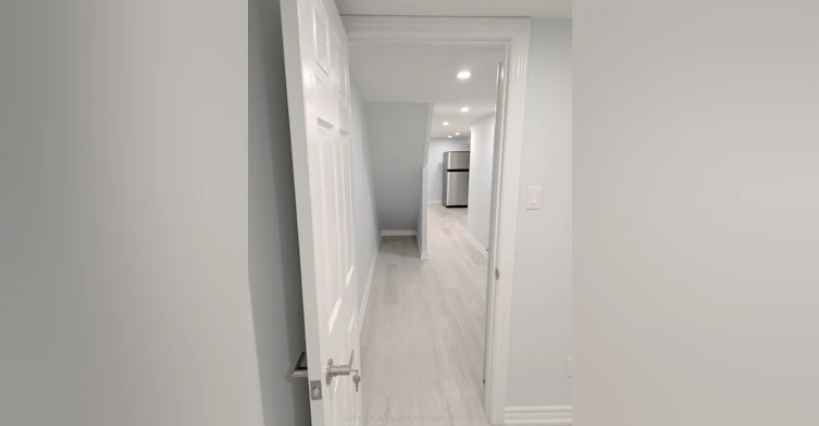 Lower-90 Oakvale Avenue, Toronto, ON, M4J 1J1 - 9