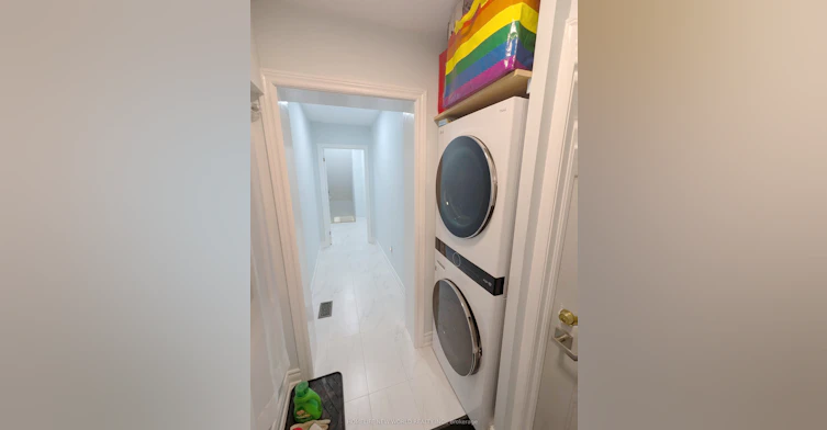 Lower-90 Oakvale Avenue, Toronto, ON, M4J 1J1 - 11
