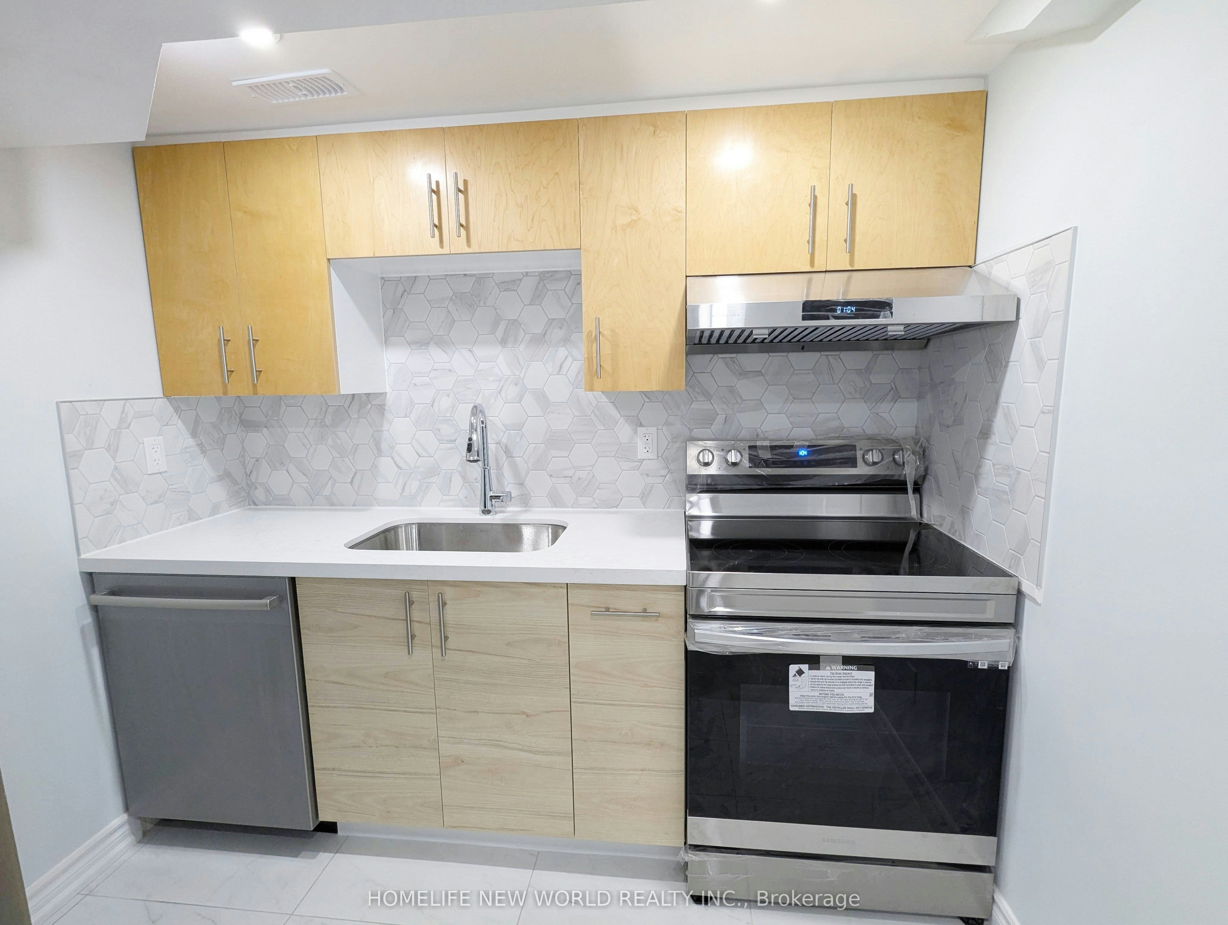 Lower-90 Oakvale Avenue, Toronto, ON, M4J 1J1 - 3