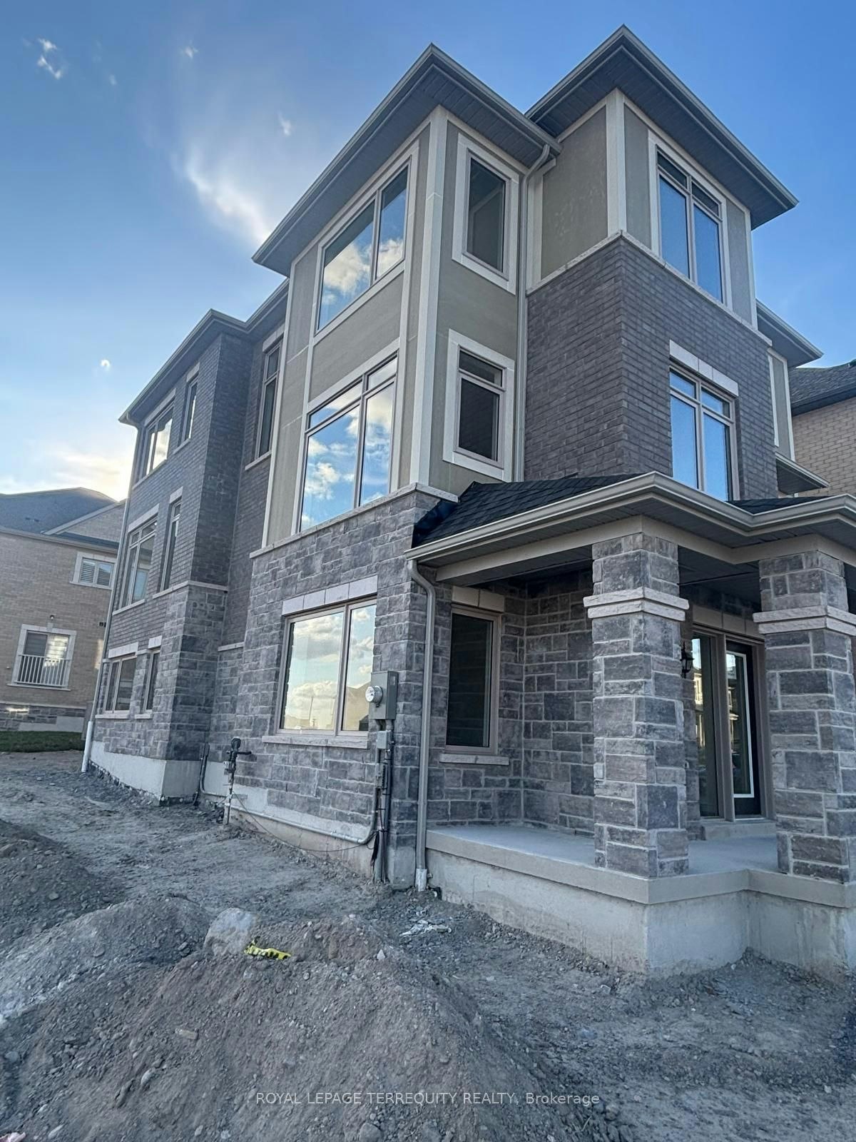 2540 Hibiscus Drive, Pickering, ON, L1X 0M6 - 10