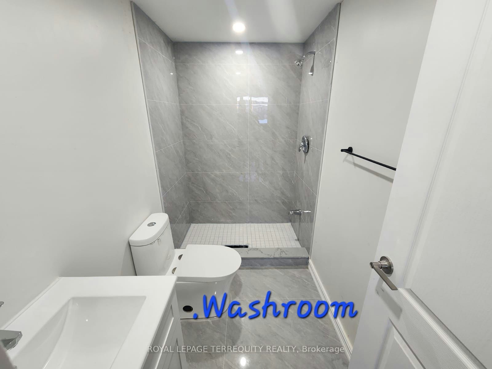 2540 Hibiscus Drive, Pickering, ON, L1X 0M6 - 3