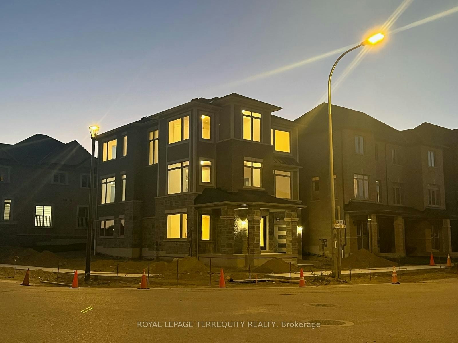 2540 Hibiscus Drive, Pickering, ON, L1X 0M6 - 43