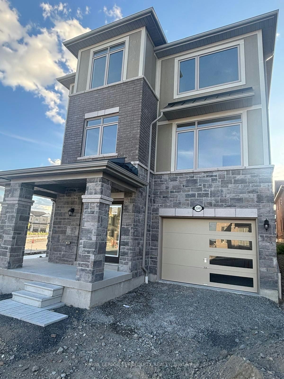 2540 Hibiscus Drive, Pickering, ON, L1X 0M6 - 5