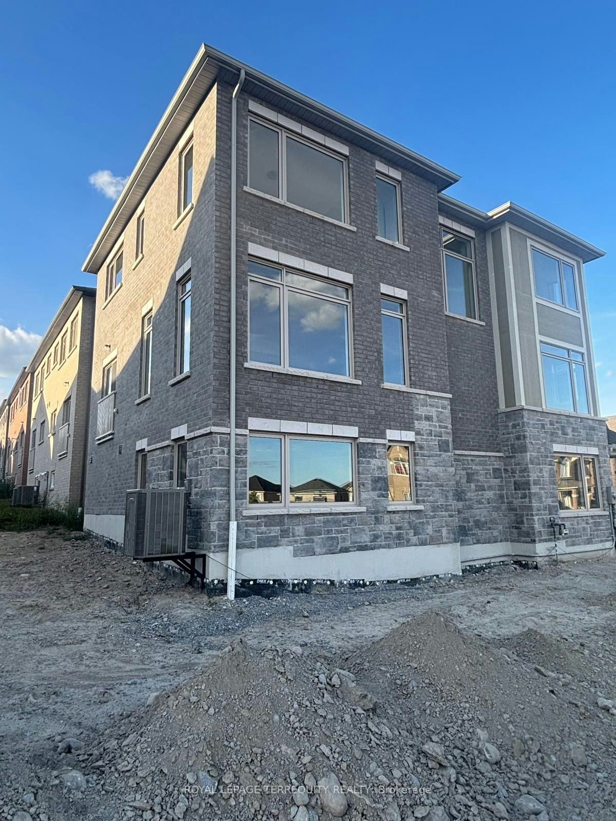 2540 Hibiscus Drive, Pickering, ON, L1X 0M6 - 7